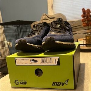 Inov-8 Fly G 295 Men's Black and Blue Athletic Shoes Size 10 1/2”
